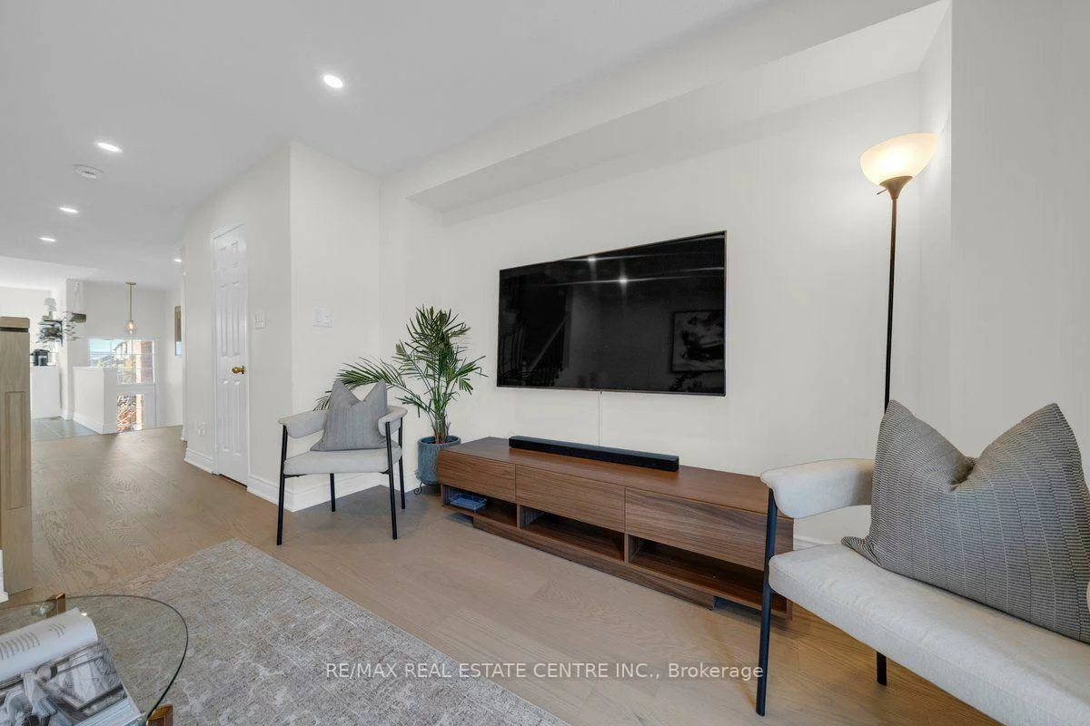 3440, Redpath, Lisgar, Mississauga