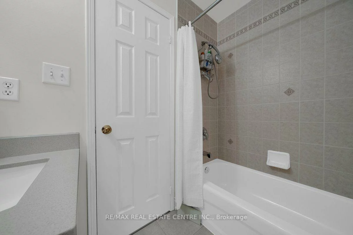 3440, Redpath, Lisgar, Mississauga