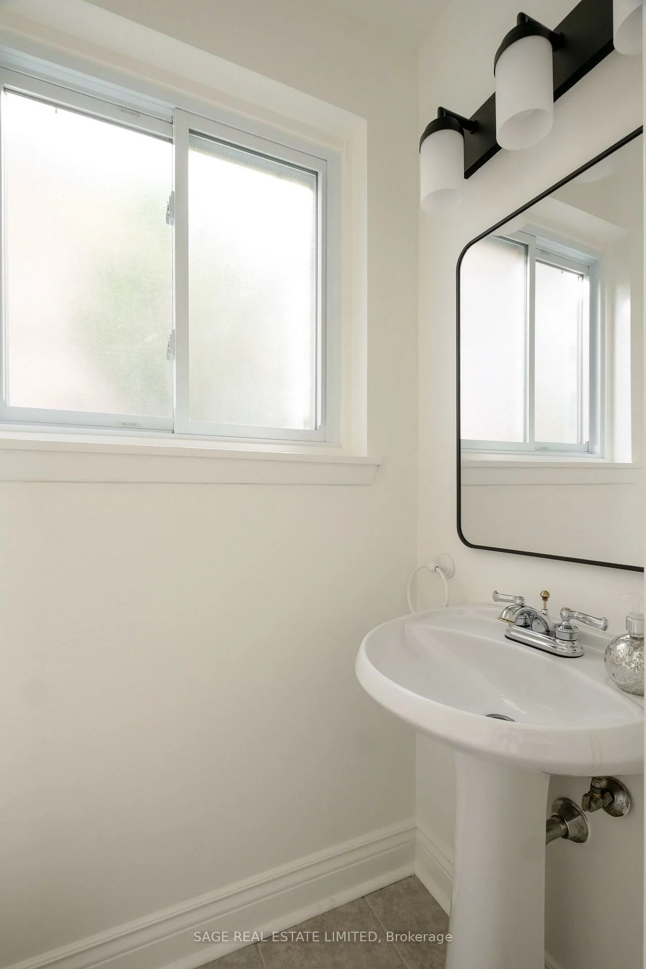 1410, Lewisham, Clarkson, Mississauga