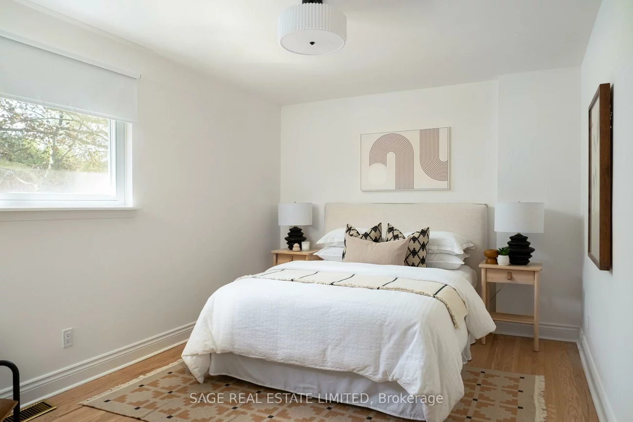 1410, Lewisham, Clarkson, Mississauga