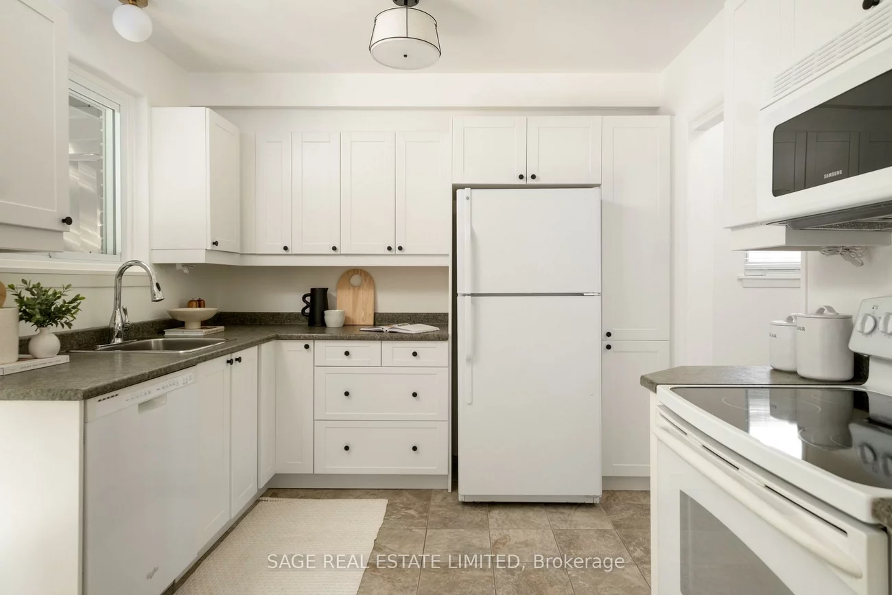 1410, Lewisham, Clarkson, Mississauga