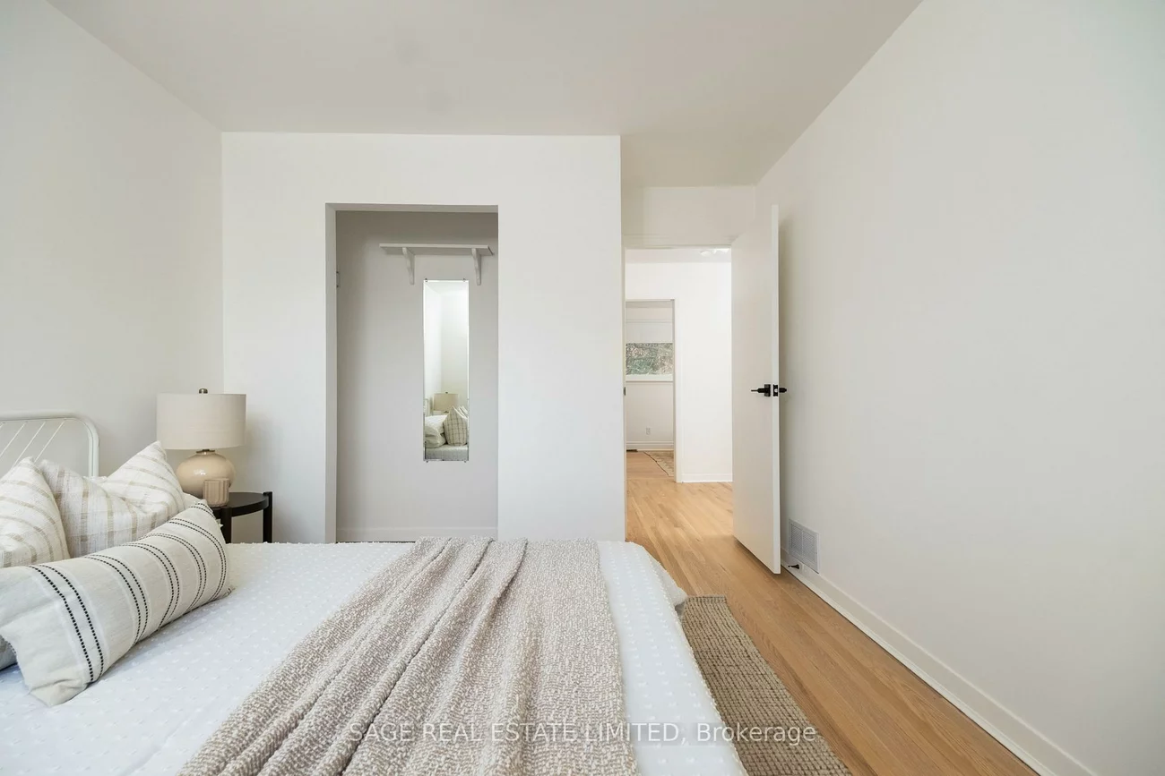 1410, Lewisham, Clarkson, Mississauga