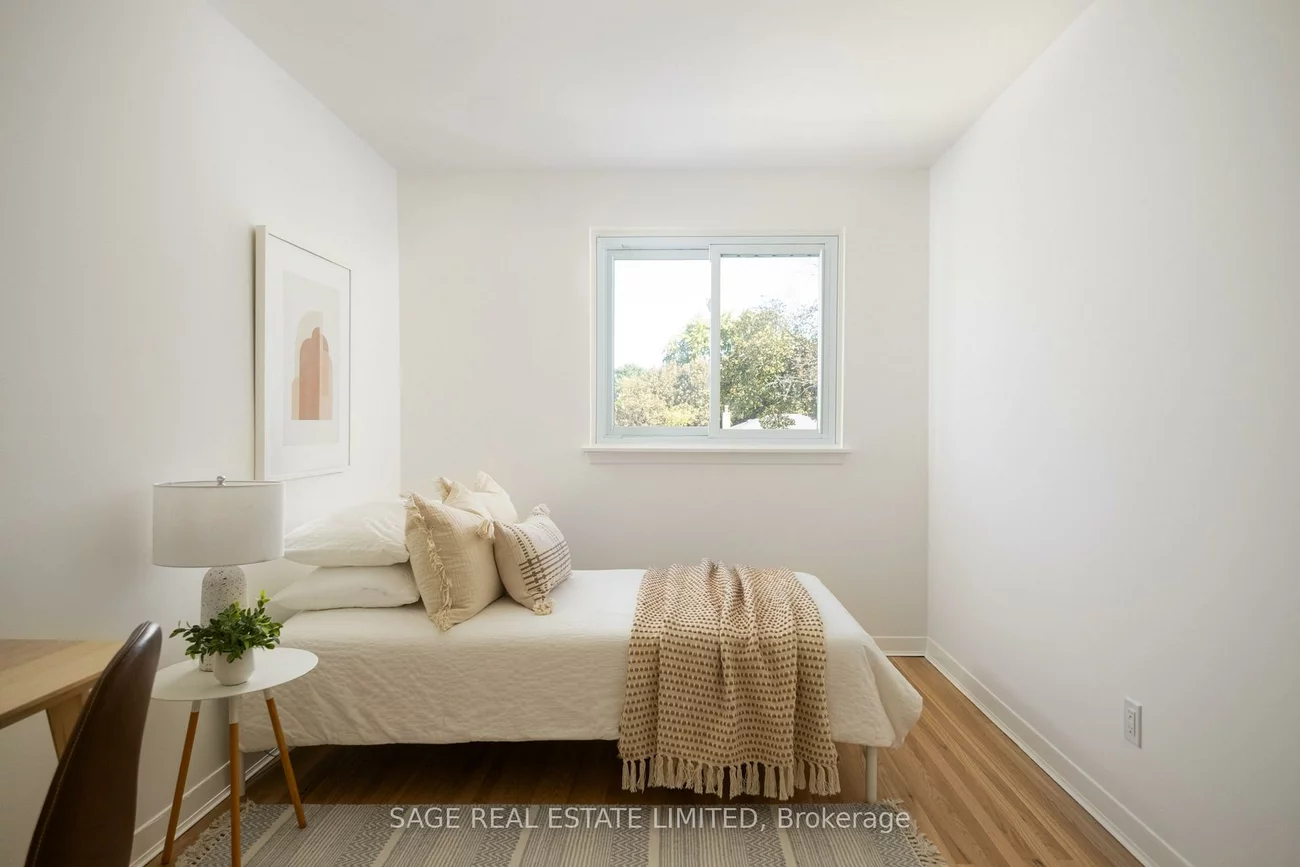 1410, Lewisham, Clarkson, Mississauga
