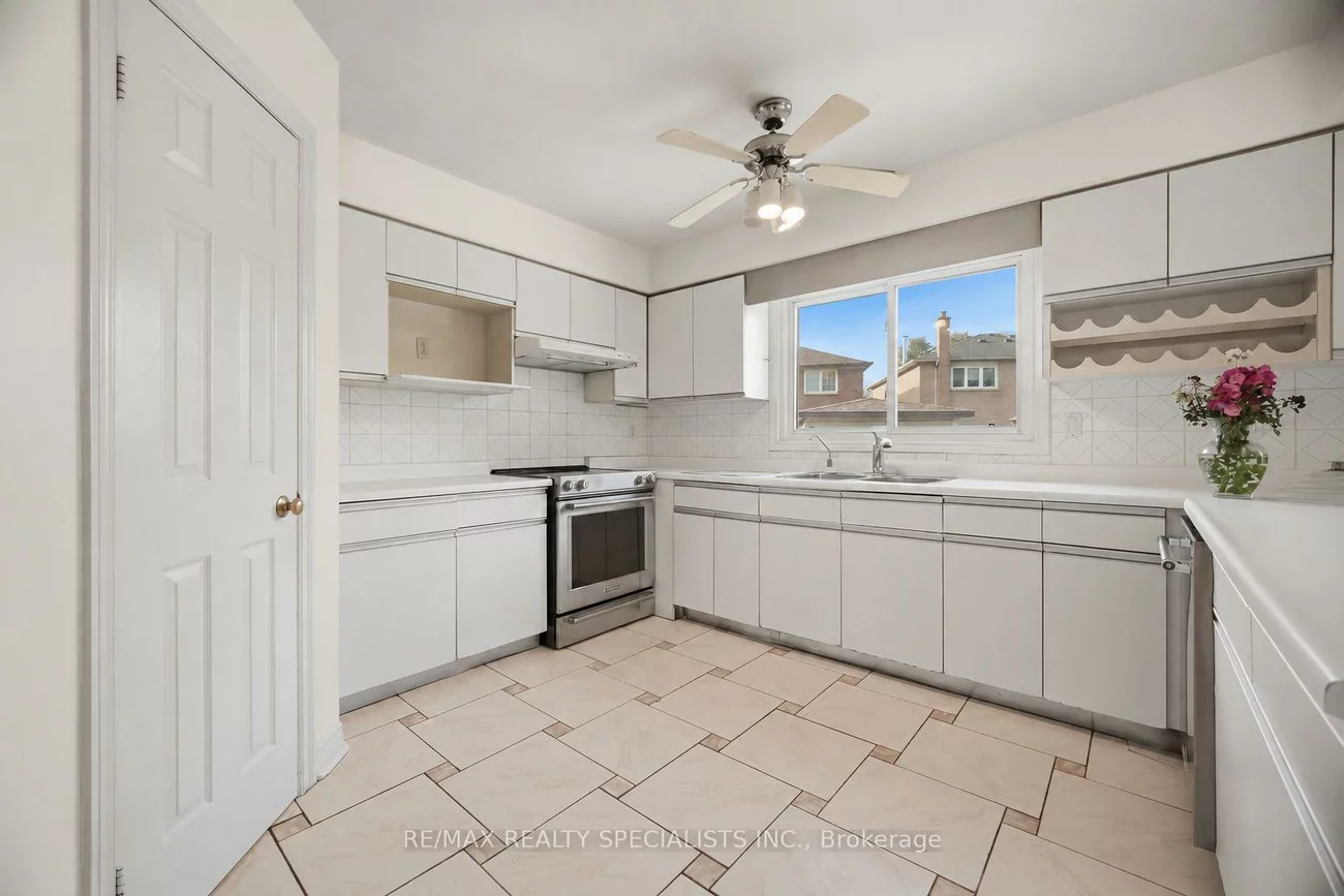 3706, Price, Erin Mills, Mississauga