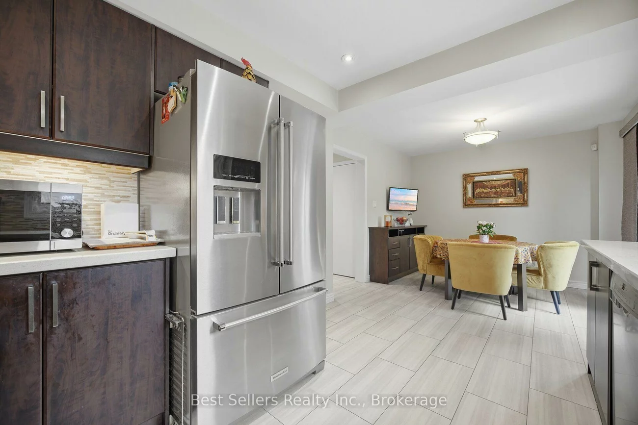 1204, Sherwood Mills, East Credit, Mississauga