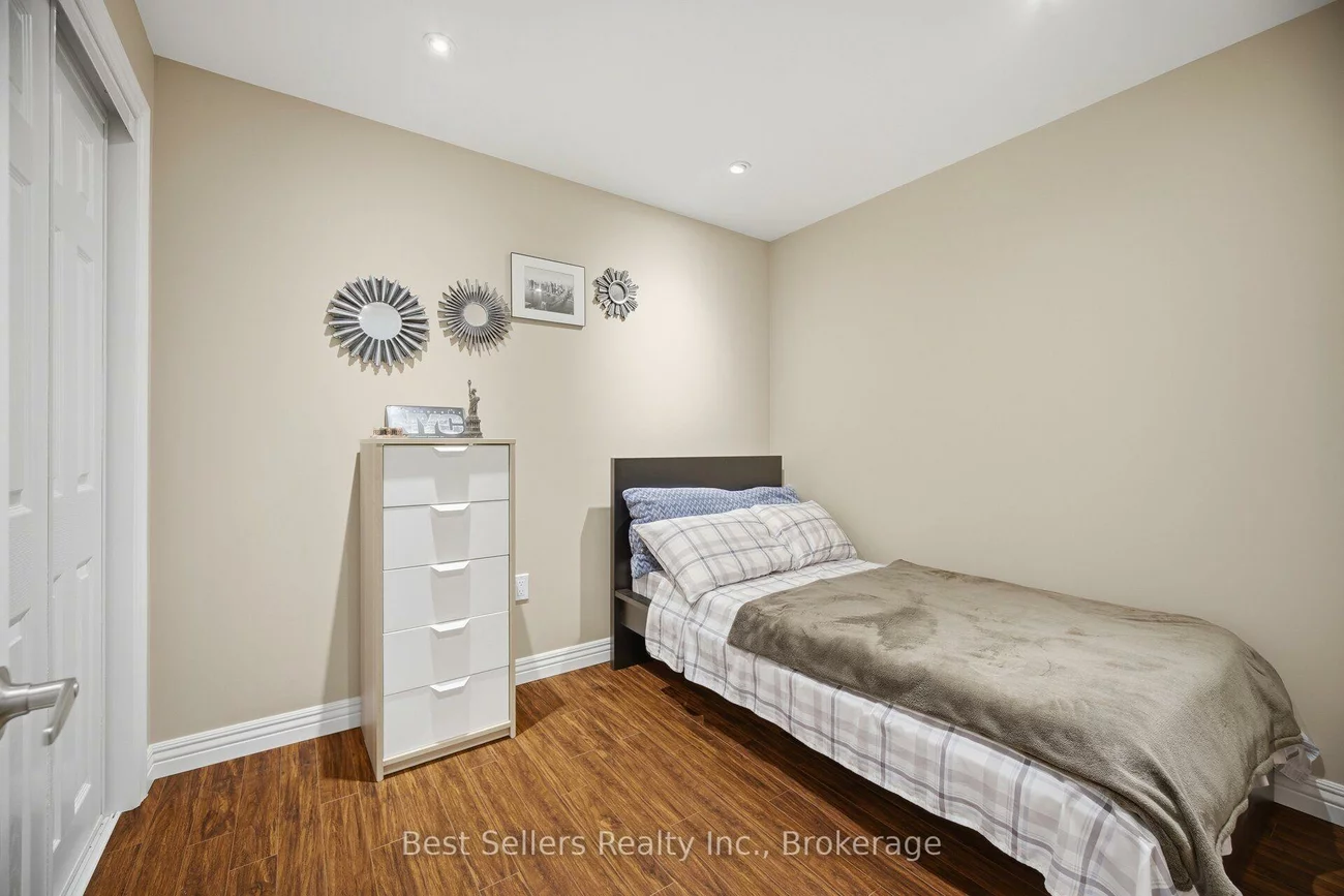 1204, Sherwood Mills, East Credit, Mississauga