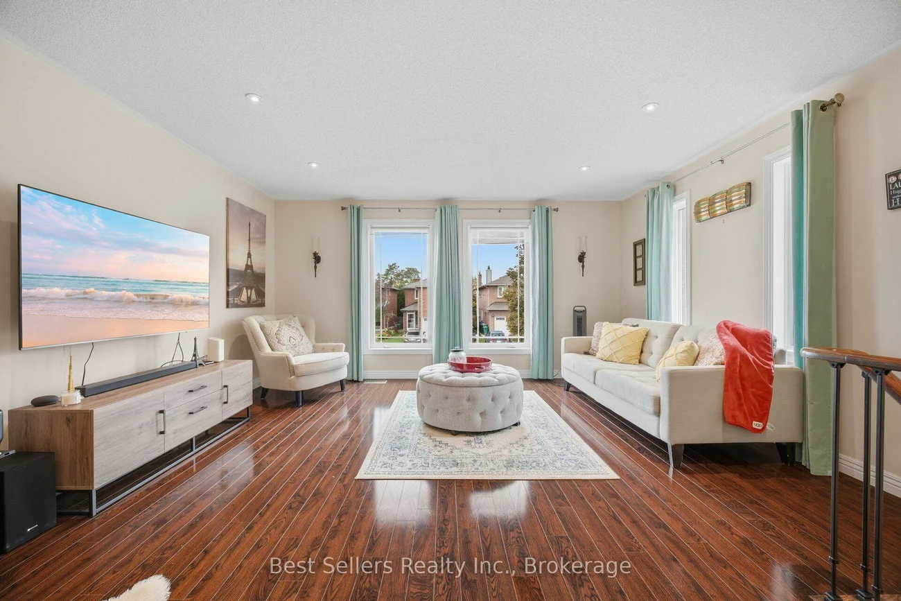 1204, Sherwood Mills, East Credit, Mississauga