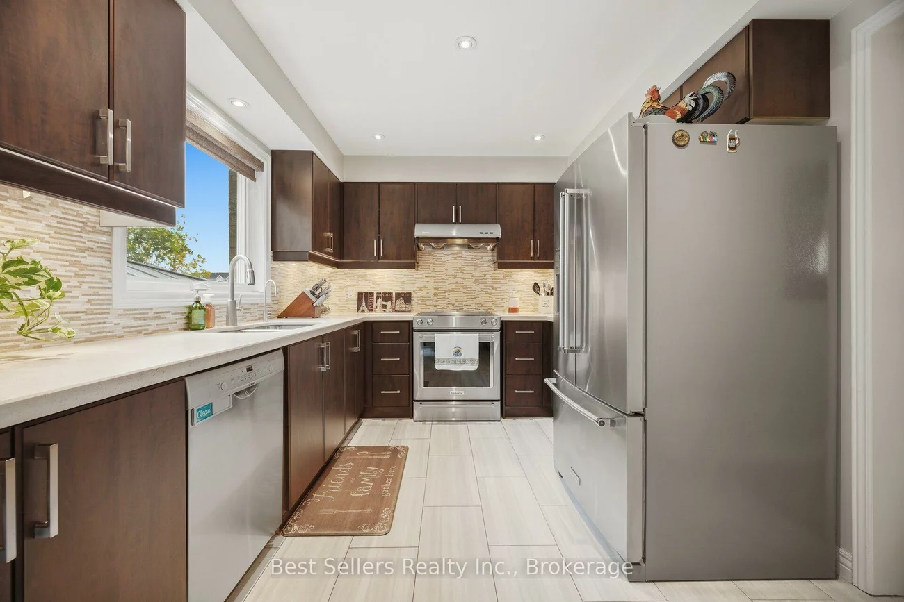 1204, Sherwood Mills, East Credit, Mississauga