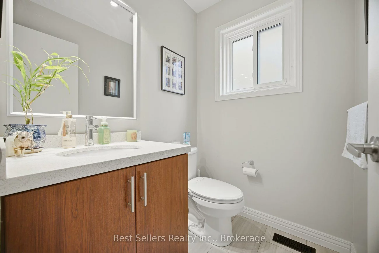 1204, Sherwood Mills, East Credit, Mississauga