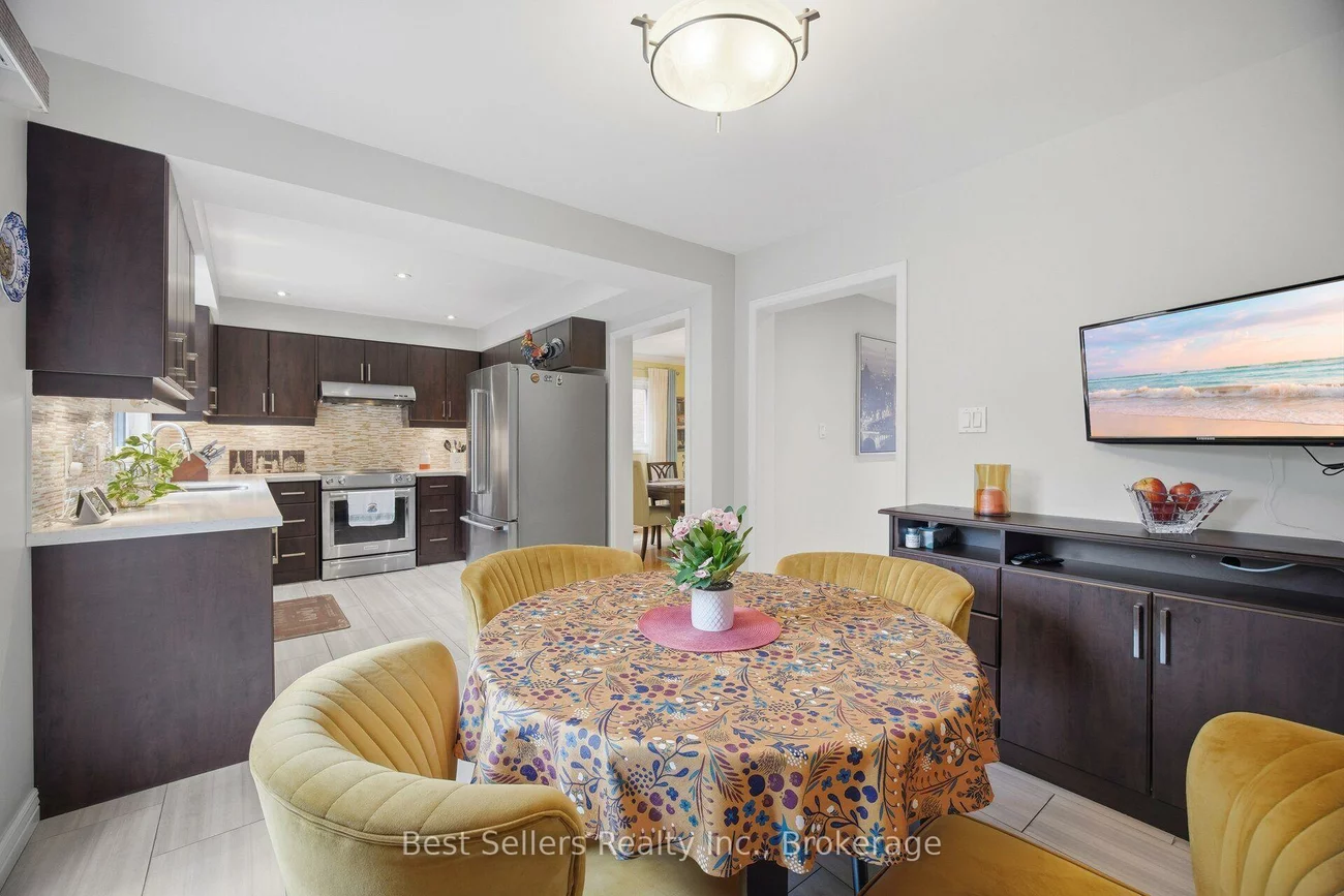 1204, Sherwood Mills, East Credit, Mississauga