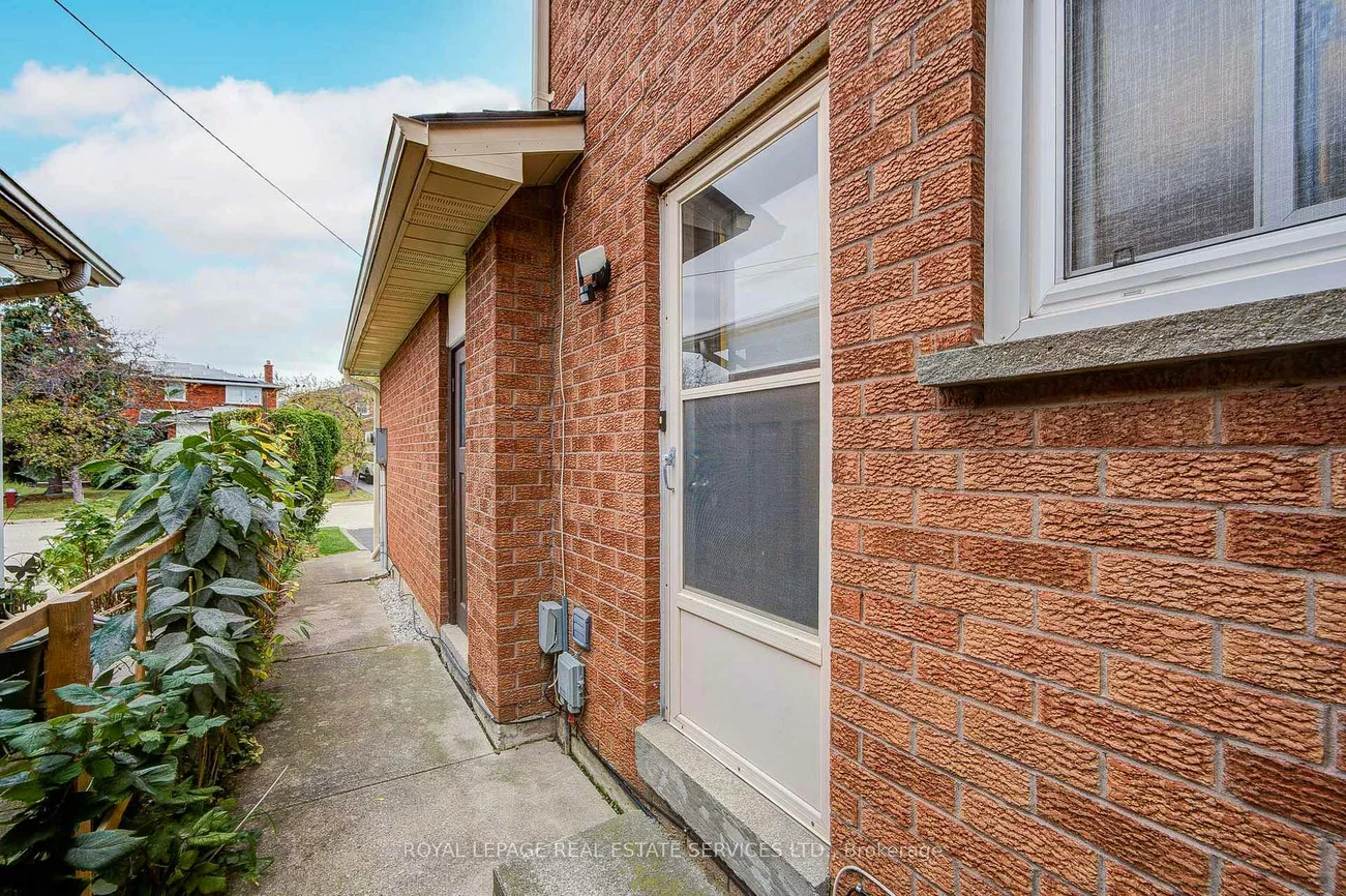 796, Buckingham, Creditview, Mississauga