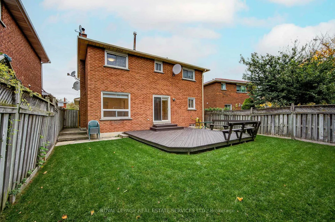796, Buckingham, Creditview, Mississauga