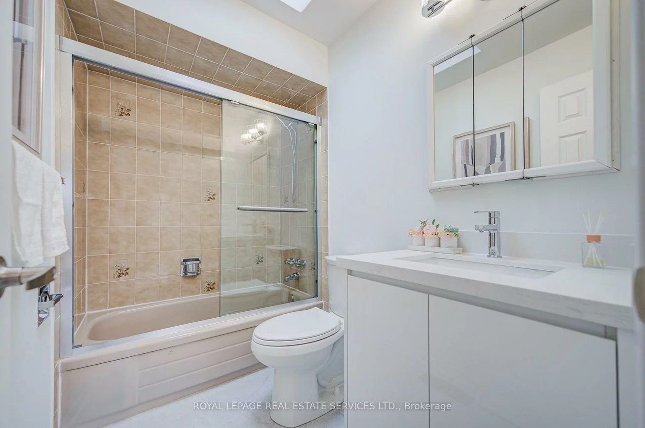 796, Buckingham, Creditview, Mississauga