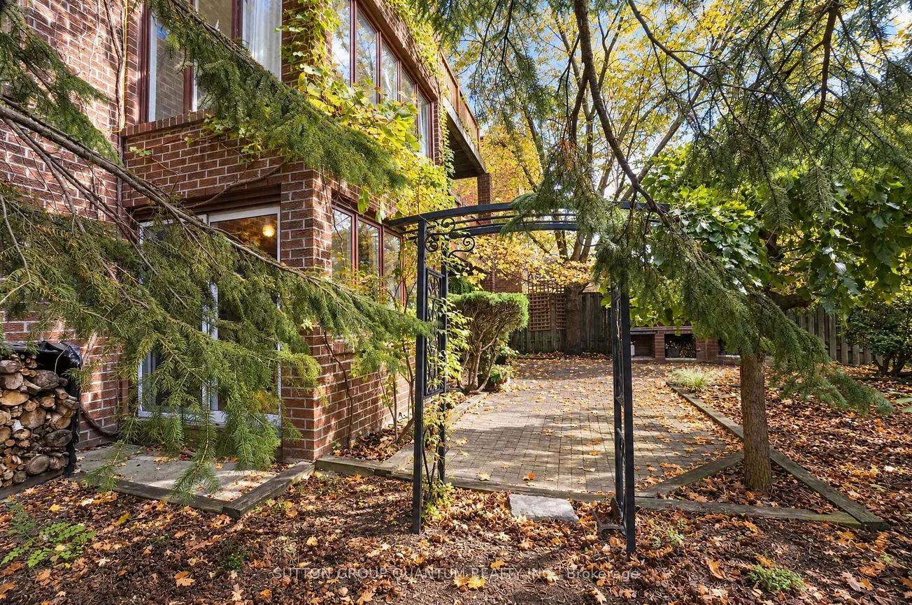 5254, Charnwood, East Credit, Mississauga