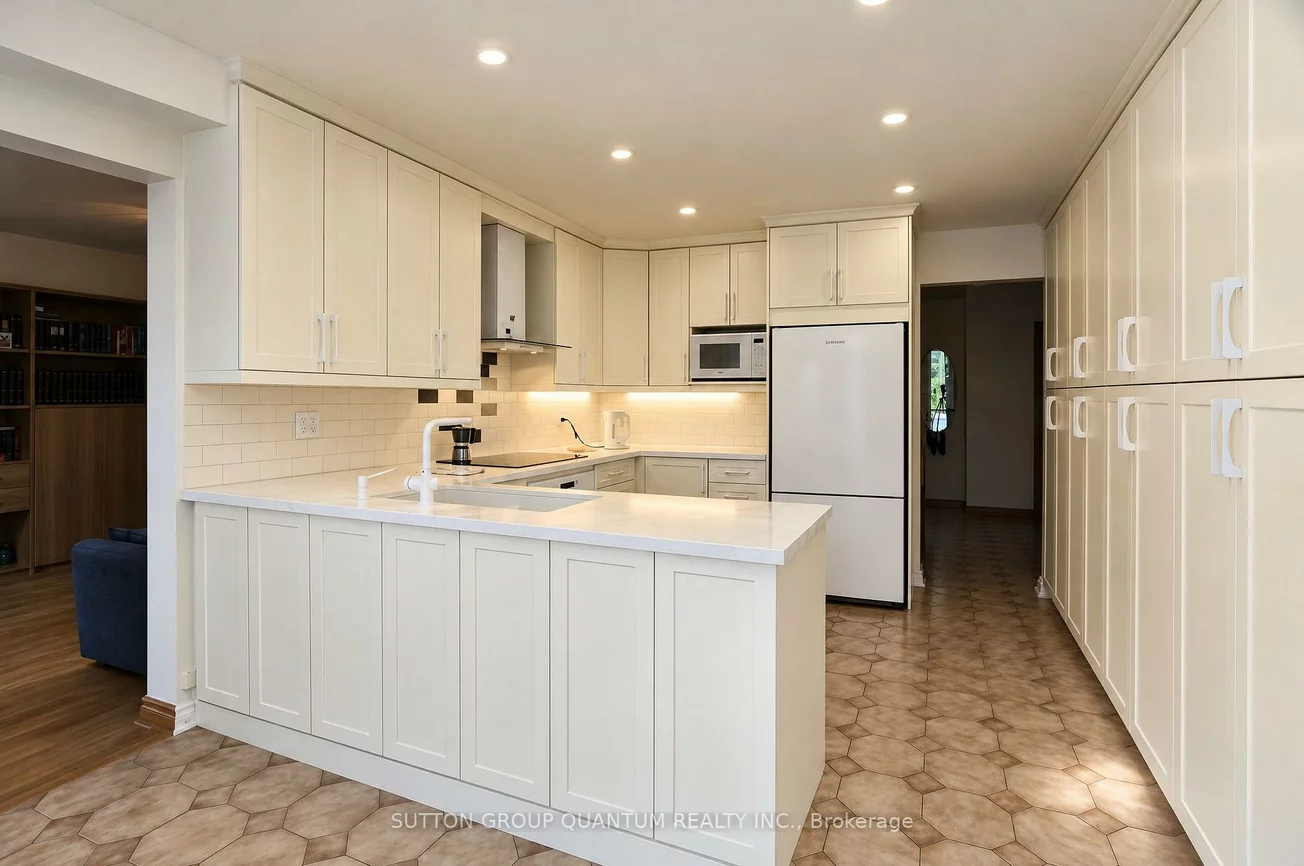 5254, Charnwood, East Credit, Mississauga