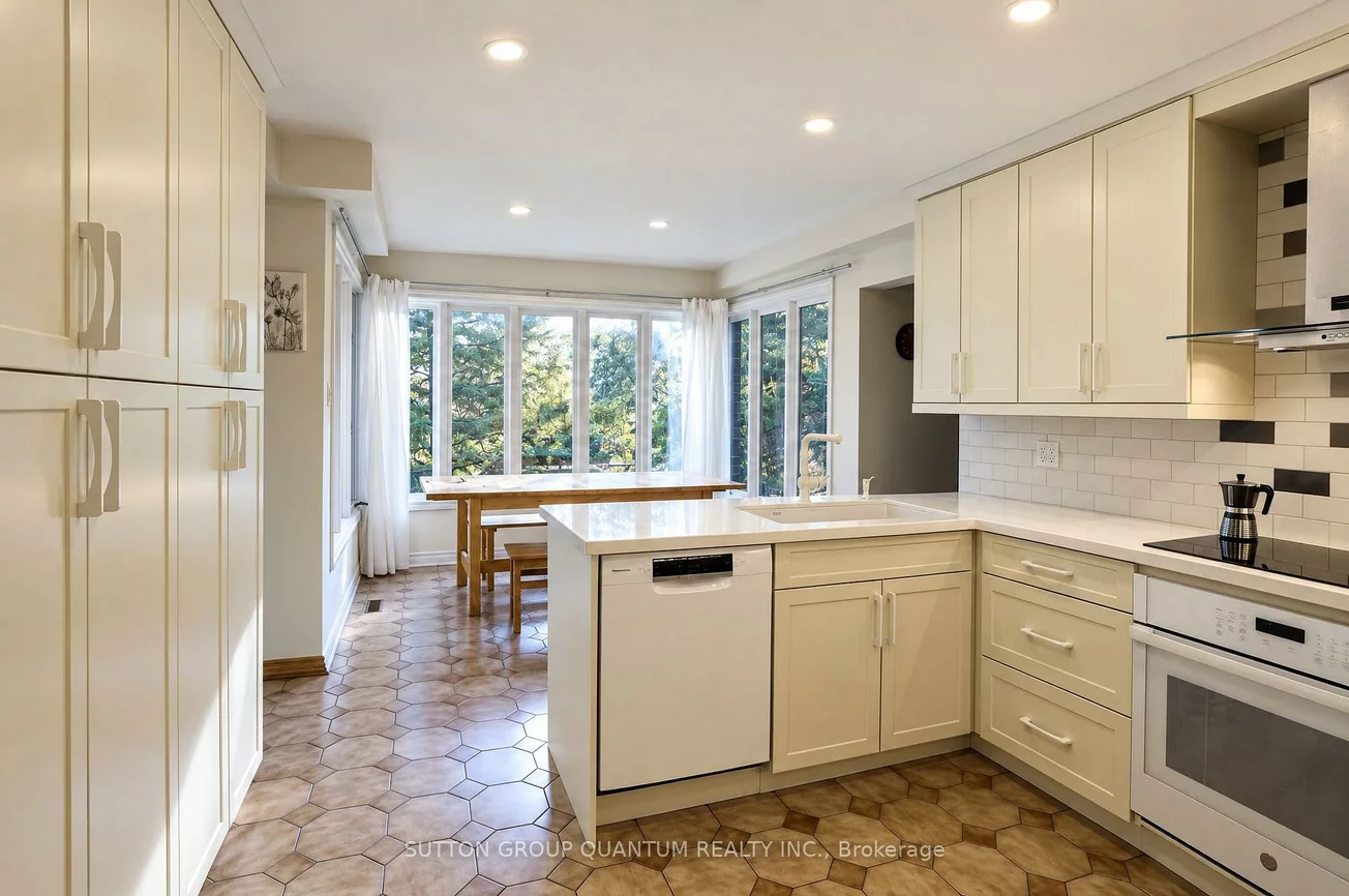 5254, Charnwood, East Credit, Mississauga