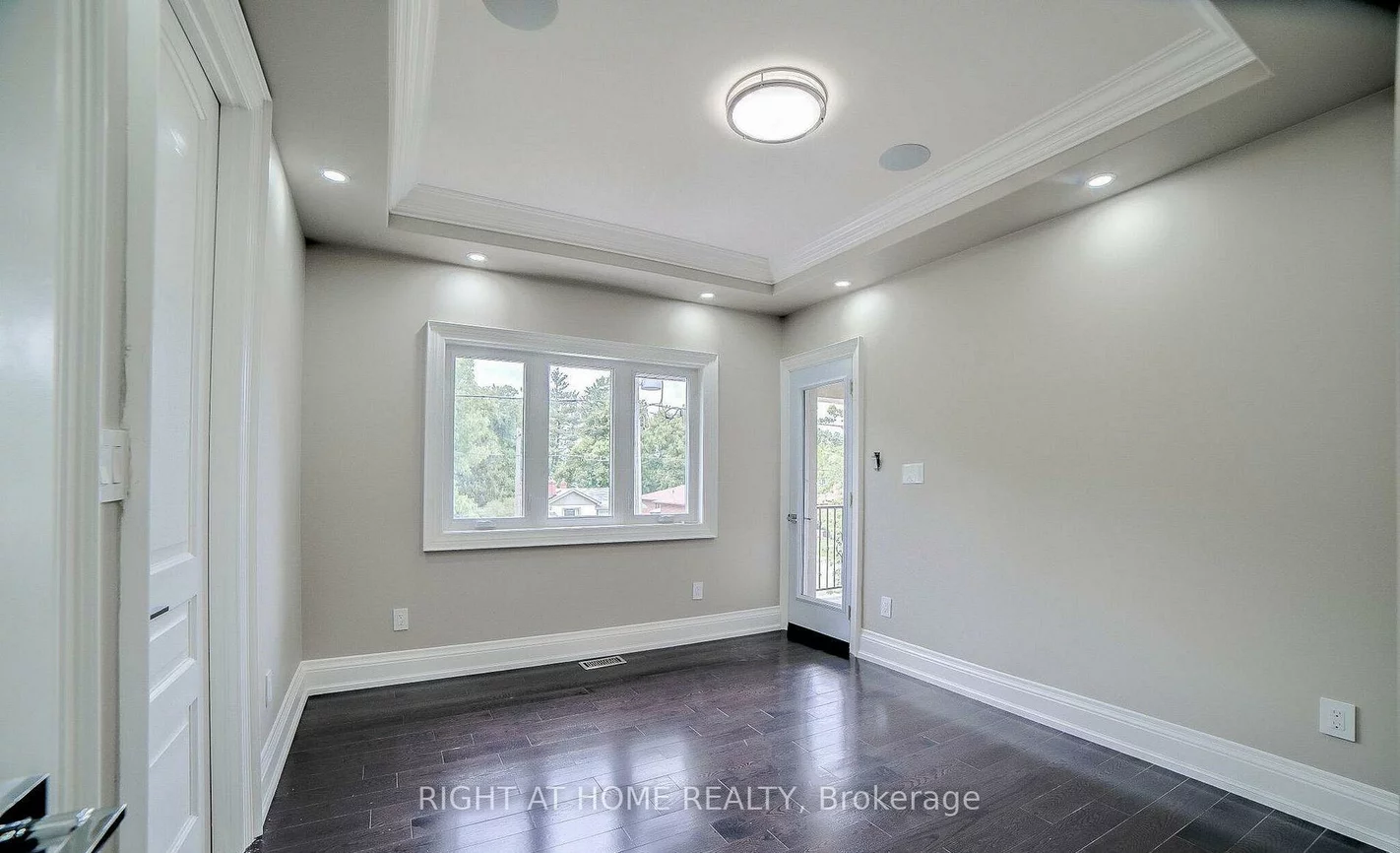 53, Eaglewood, Mineola, Mississauga
