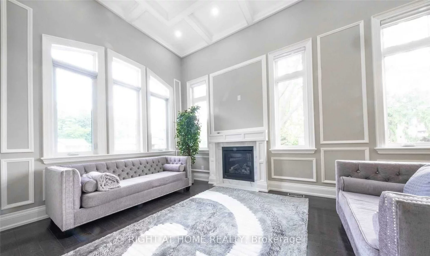 53, Eaglewood, Mineola, Mississauga