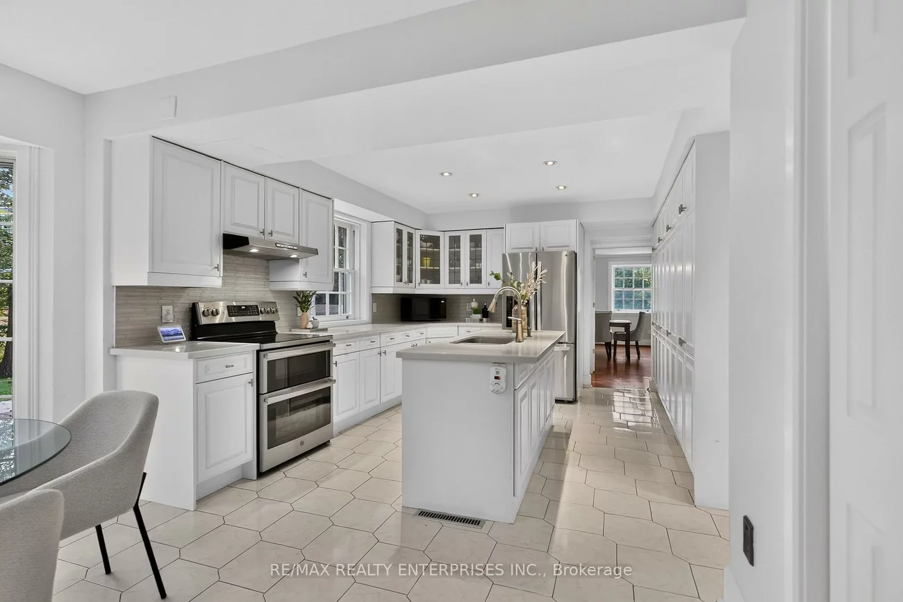 1690, Sherway, Lakeview, Mississauga