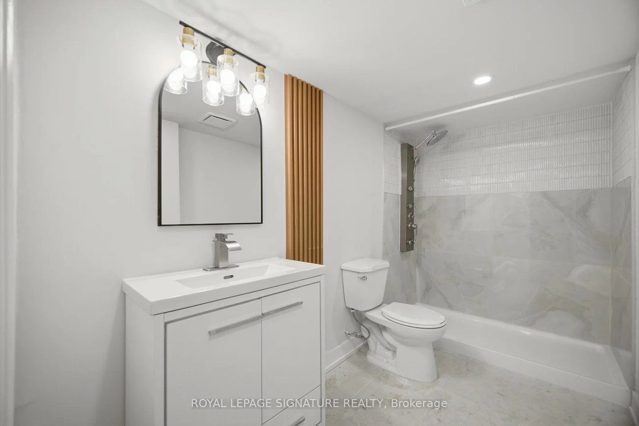 2599, Lundene, Clarkson, Mississauga