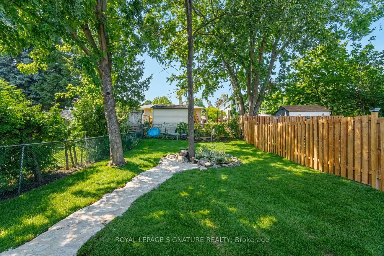 2599, Lundene, Clarkson, Mississauga