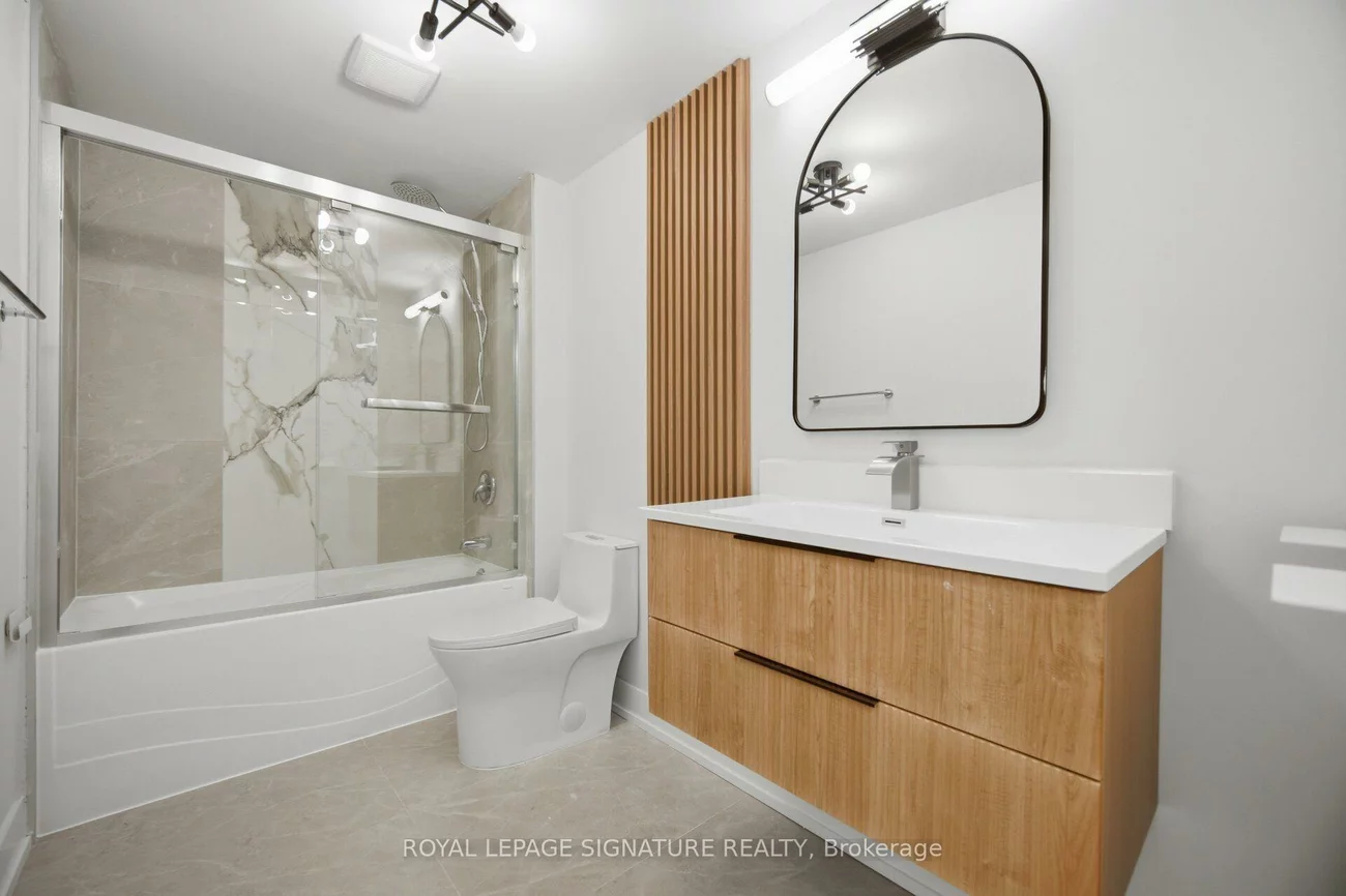 2599, Lundene, Clarkson, Mississauga