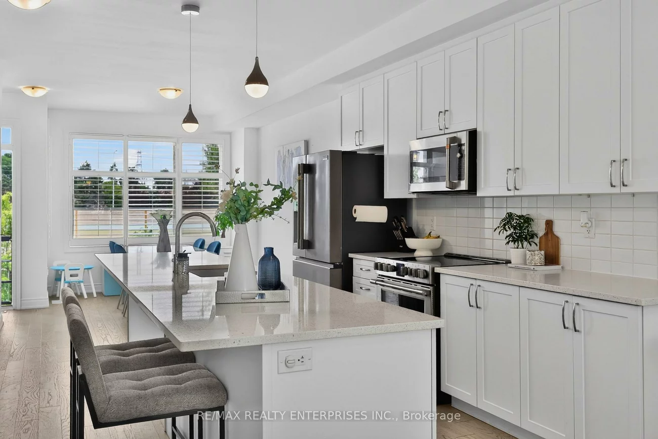 656, Tupelo, Mineola, Mississauga