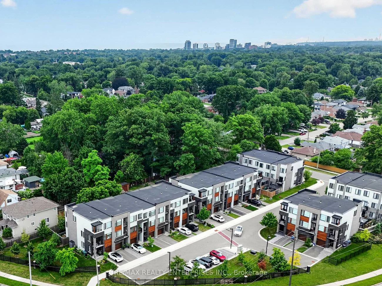 656, Tupelo, Mineola, Mississauga