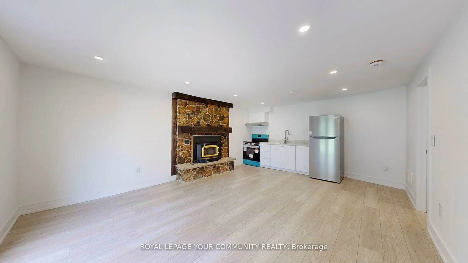949, Wildwood, Gorham-College Manor, Newmarket