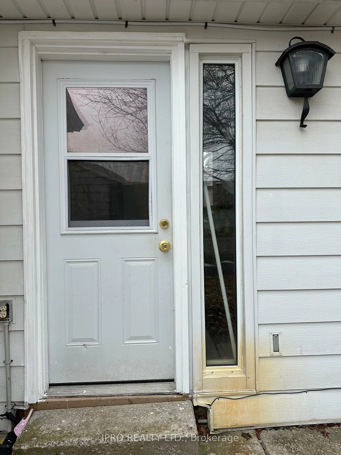 305, Eagle, Central Newmarket, Newmarket