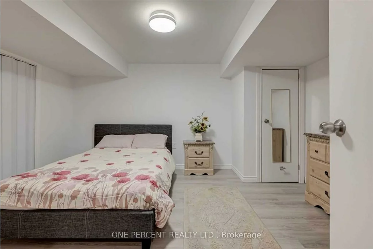 72, Ashton, Huron Heights-Leslie Valley, Newmarket