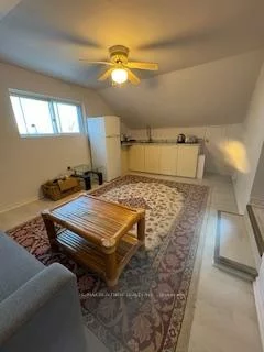 475, D'arcy, Central Newmarket, Newmarket