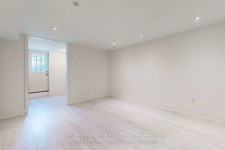 75, Millard, Central Newmarket, Newmarket