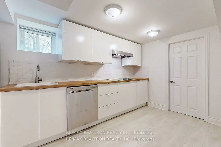 75, Millard, Central Newmarket, Newmarket