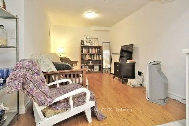 30, Thatcher, Woodland Hill, Newmarket
