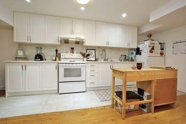 30, Thatcher, Woodland Hill, Newmarket