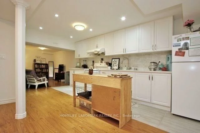 30, Thatcher, Woodland Hill, Newmarket