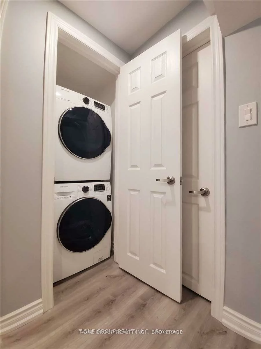 78, Lundy's, Huron Heights-Leslie Valley, Newmarket