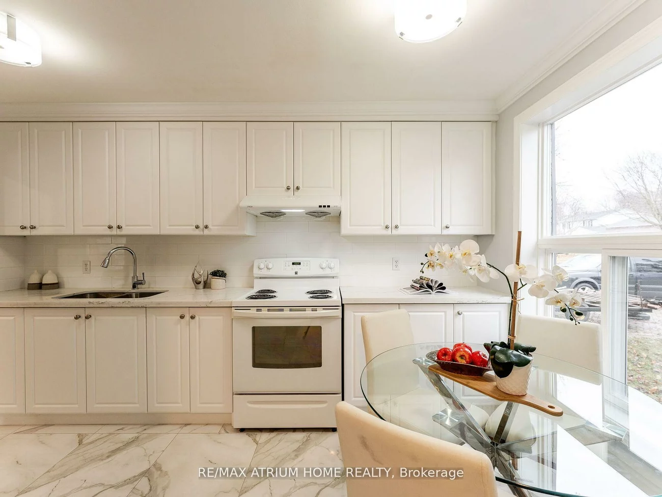 401, Borden, Central Newmarket, Newmarket