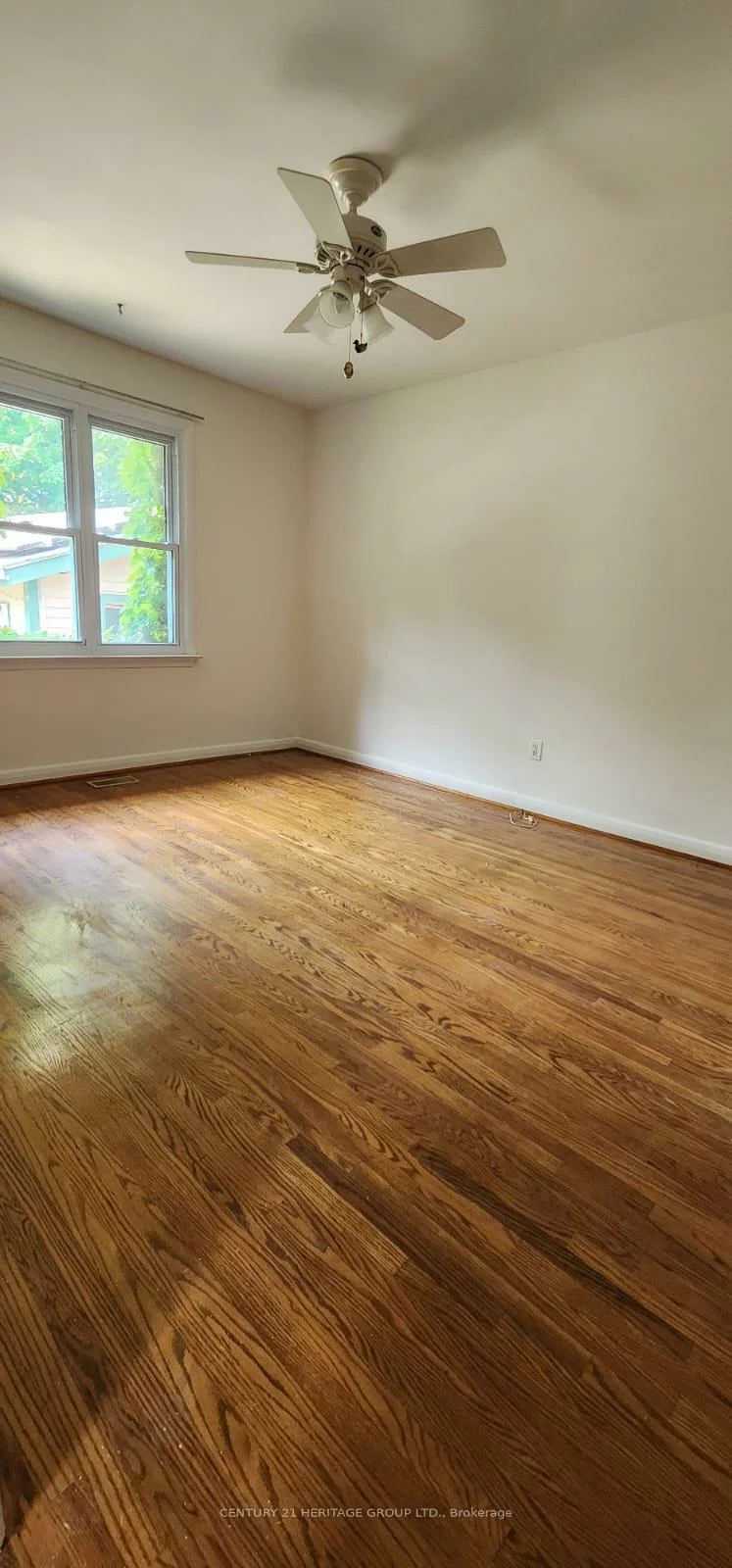 102, Lundy's, Huron Heights-Leslie Valley, Newmarket