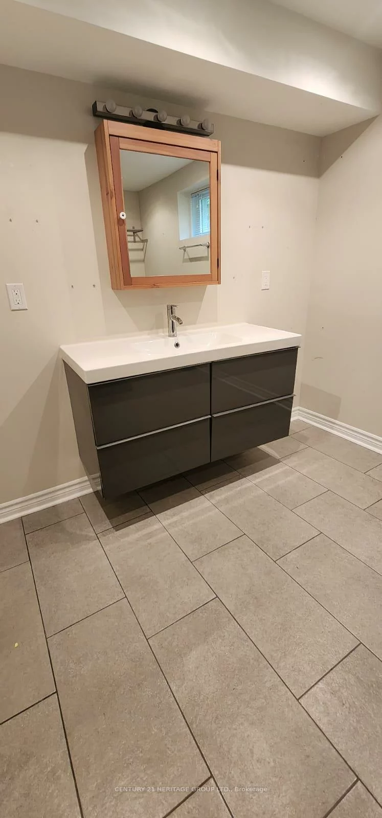 102, Lundy's, Huron Heights-Leslie Valley, Newmarket