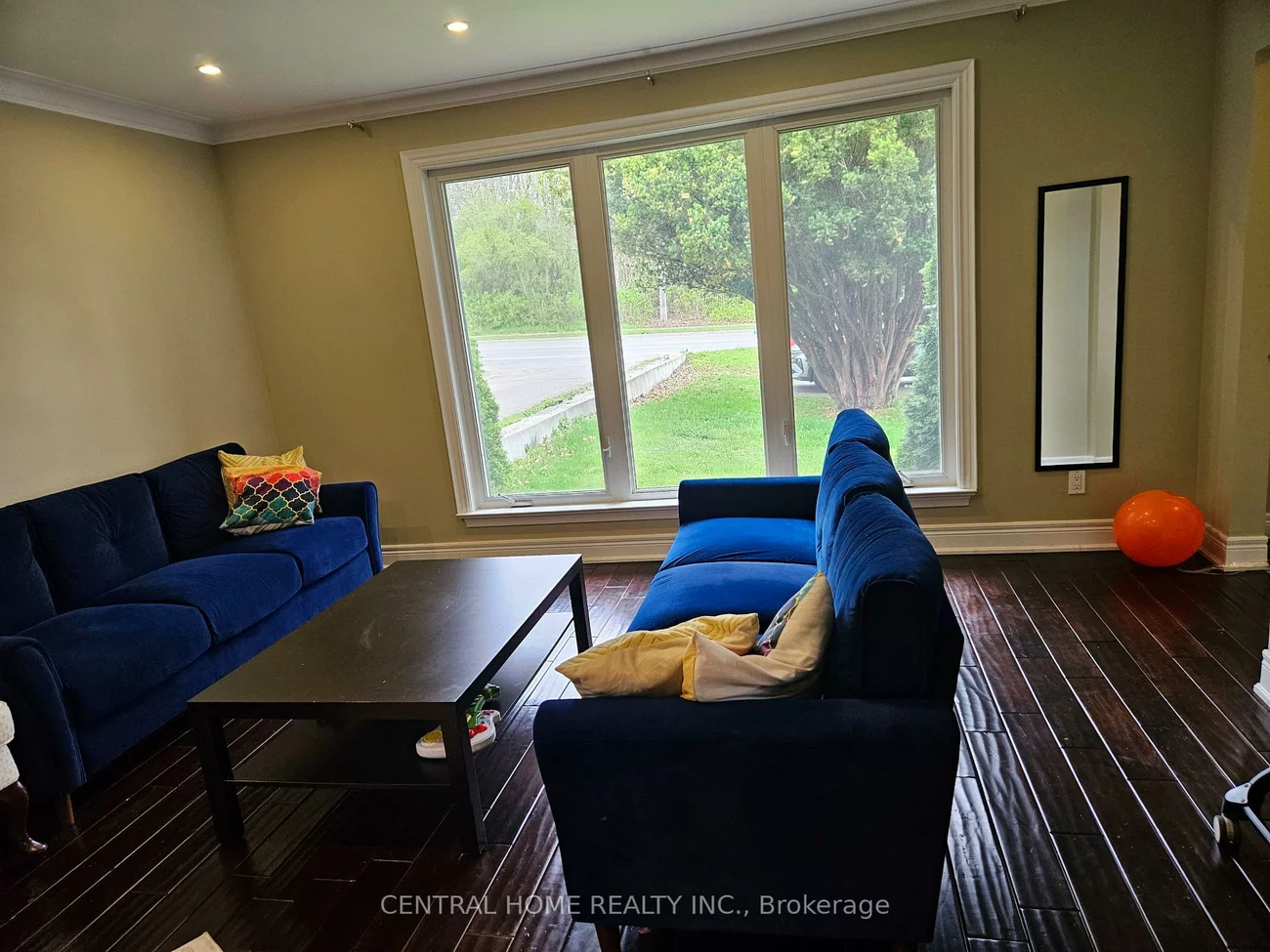 66, Eagle, Central Newmarket, Newmarket