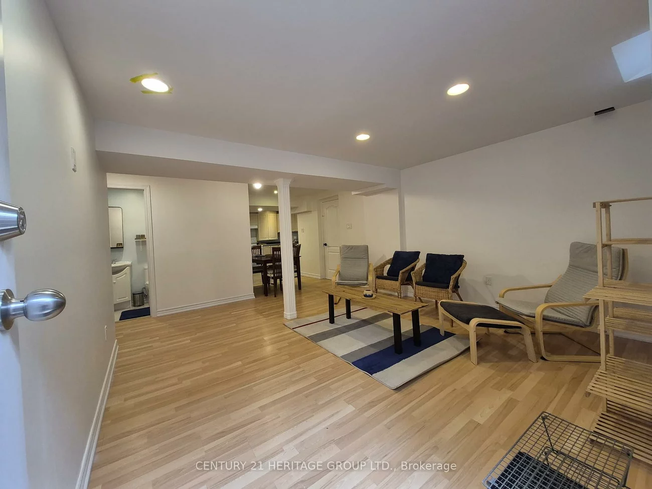 300, Rhodes, Glenway Estates, Newmarket