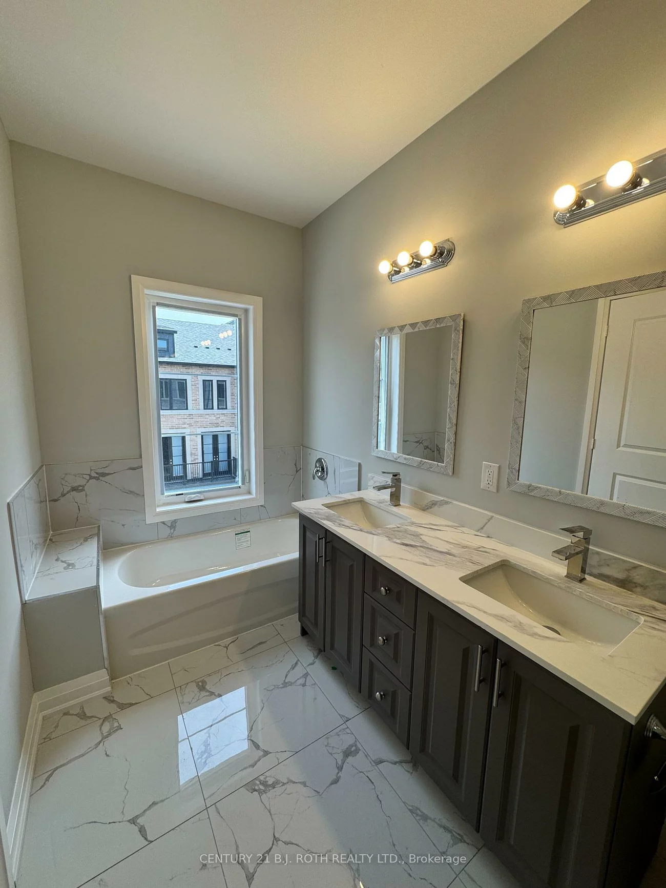 260, Eagle, Central Newmarket, Newmarket