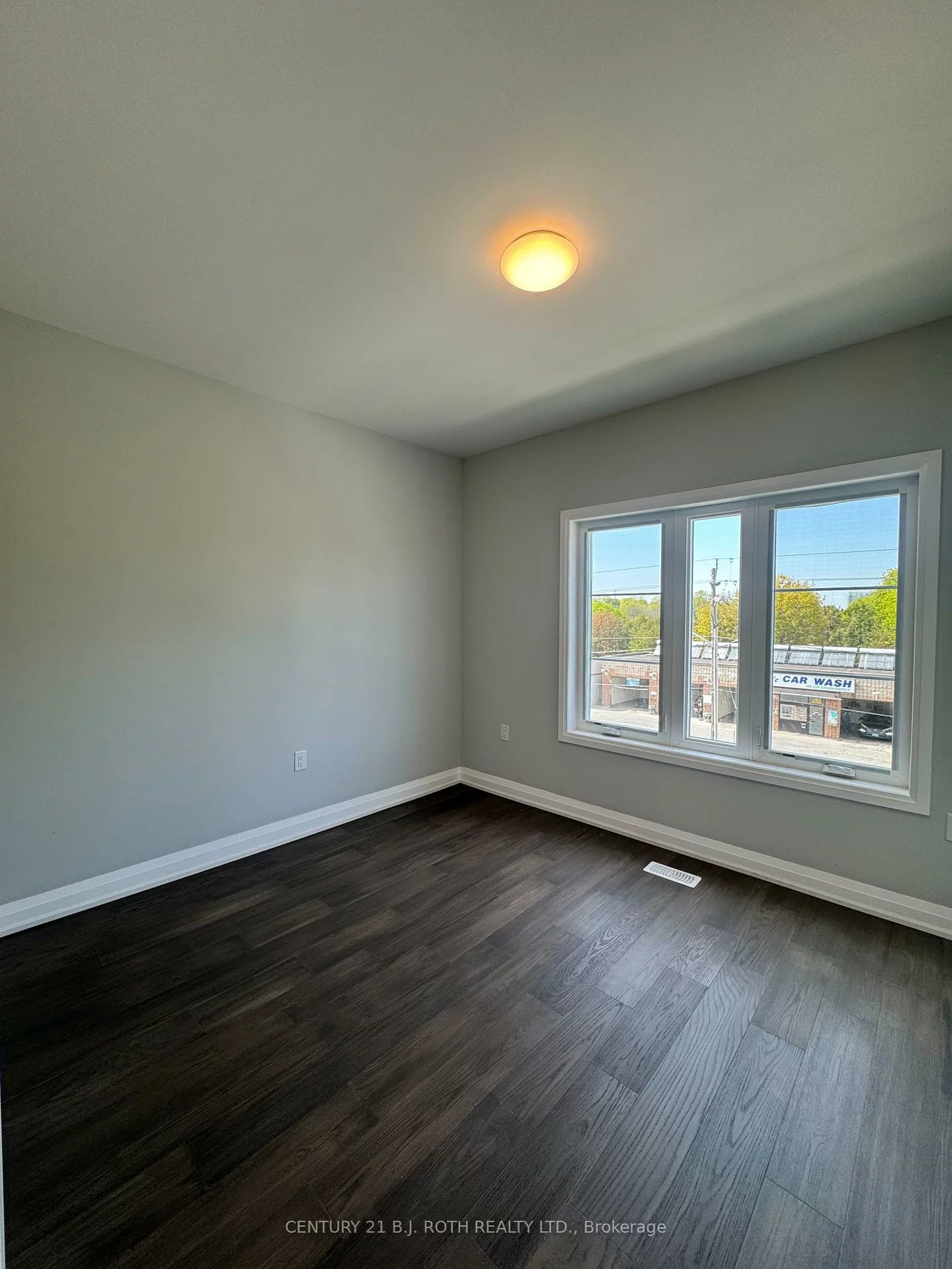 260, Eagle, Central Newmarket, Newmarket