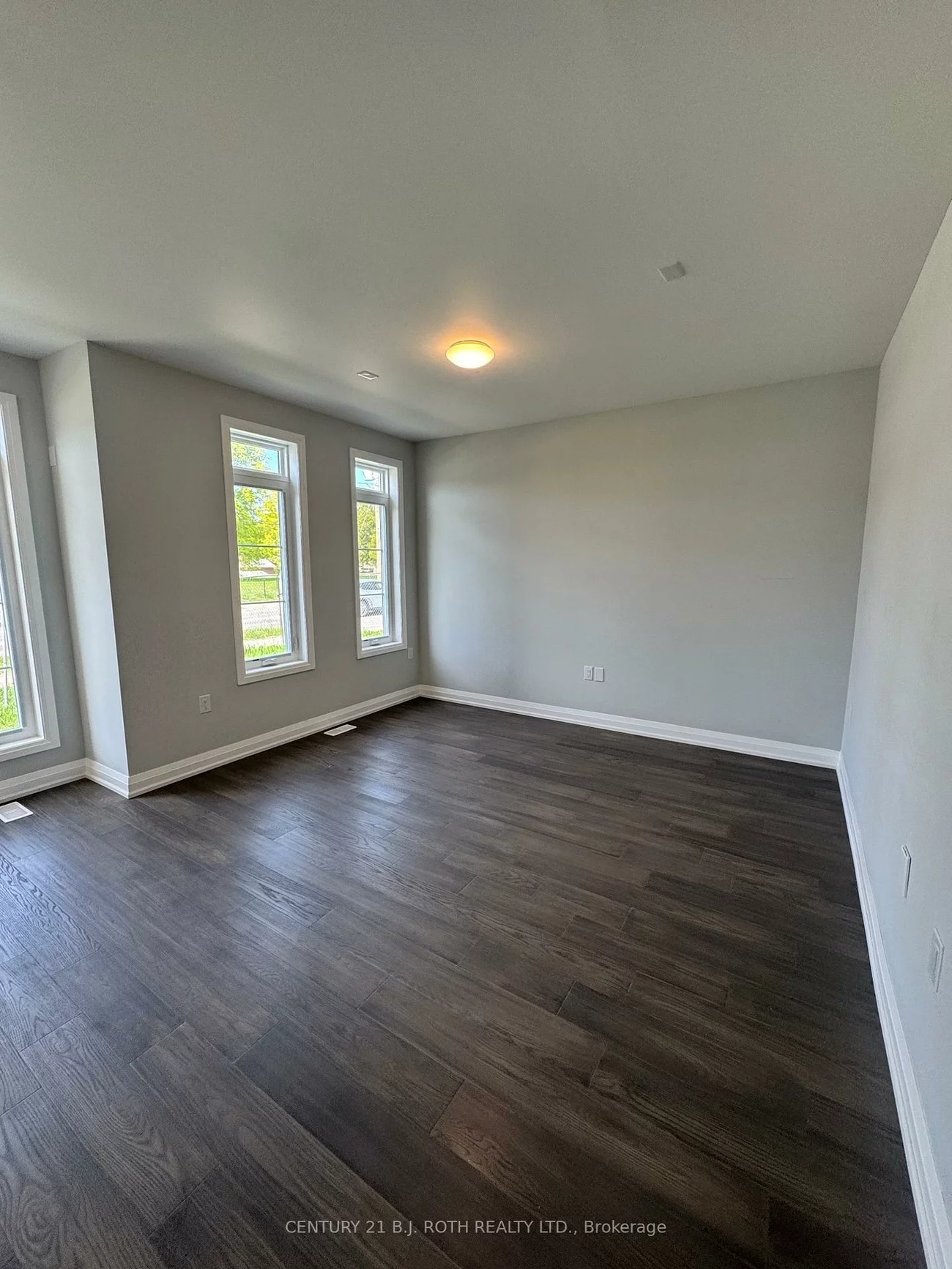 260, Eagle, Central Newmarket, Newmarket