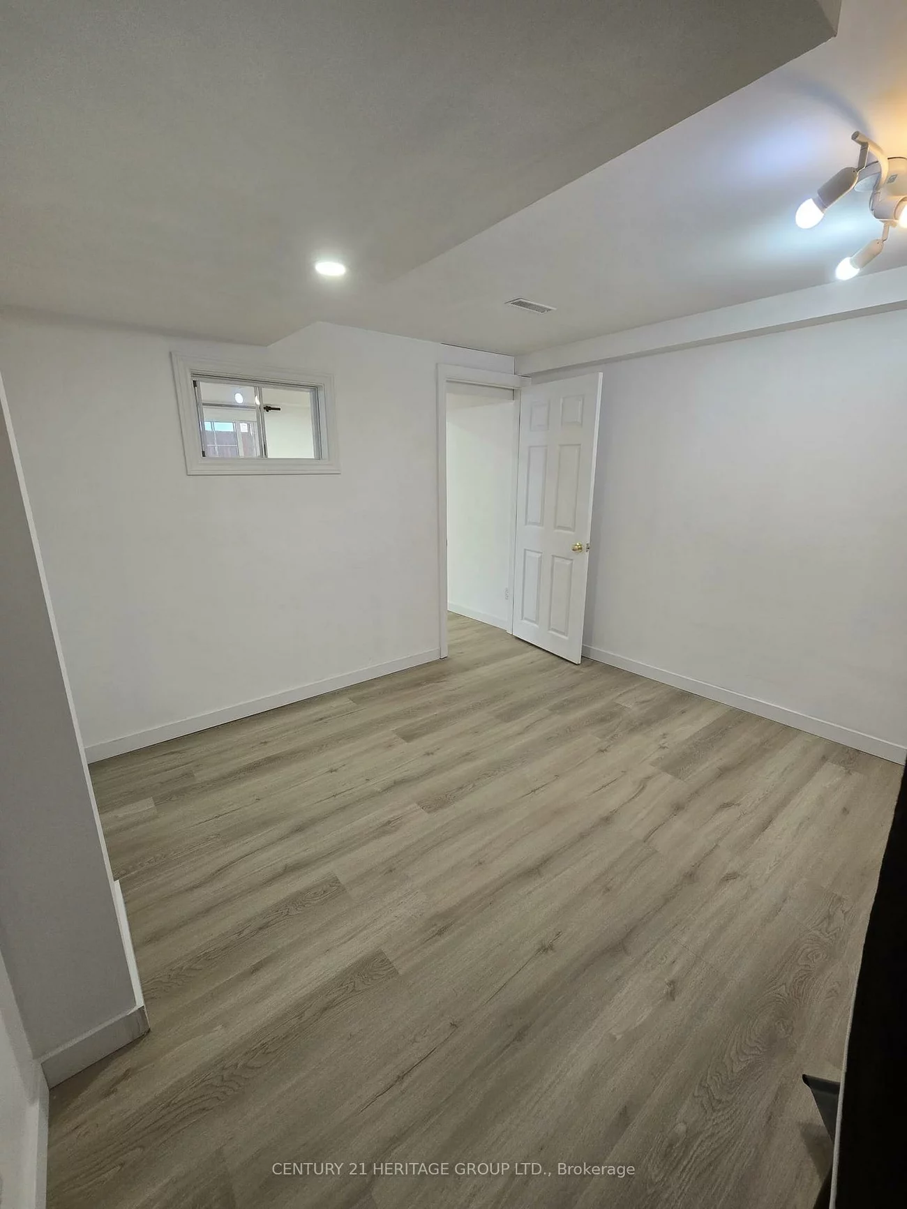 942, Ferndale, Gorham-College Manor, Newmarket