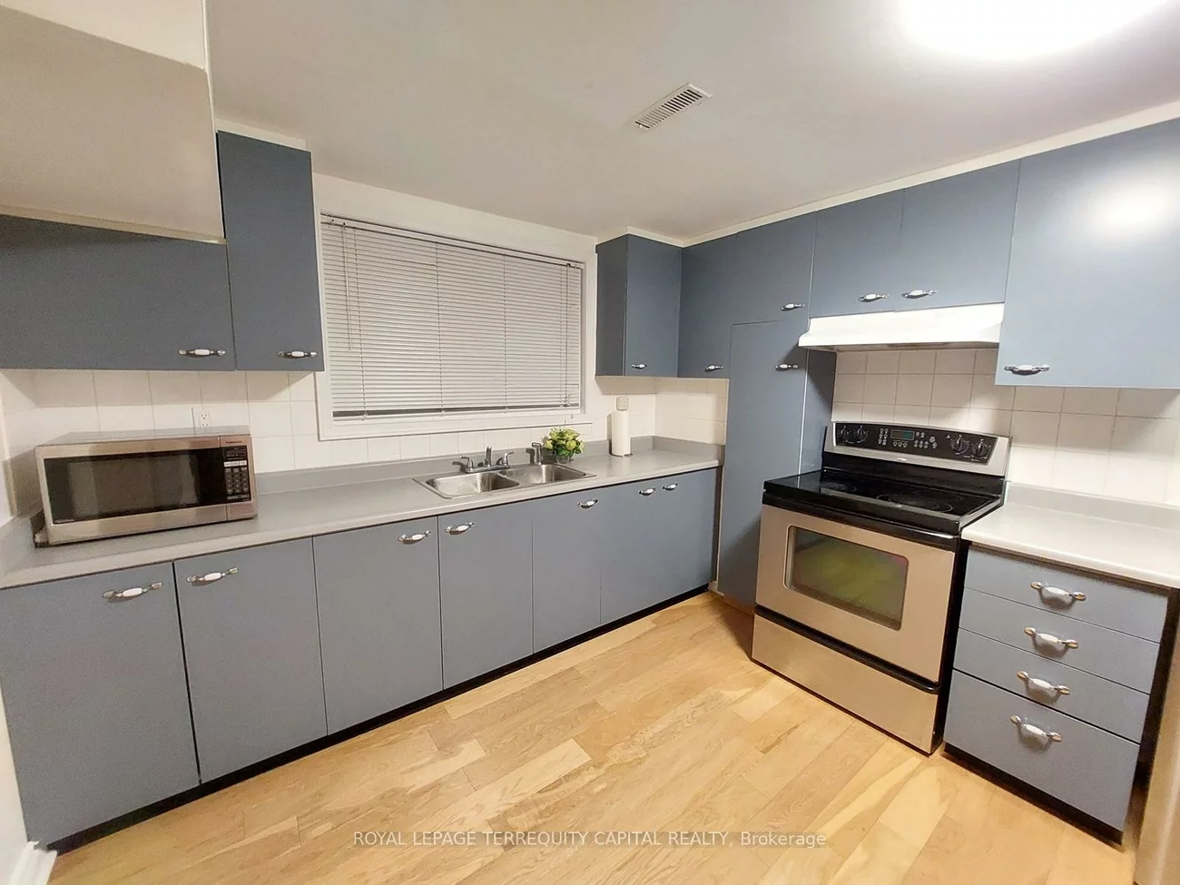 151, Keffer, Armitage, Newmarket