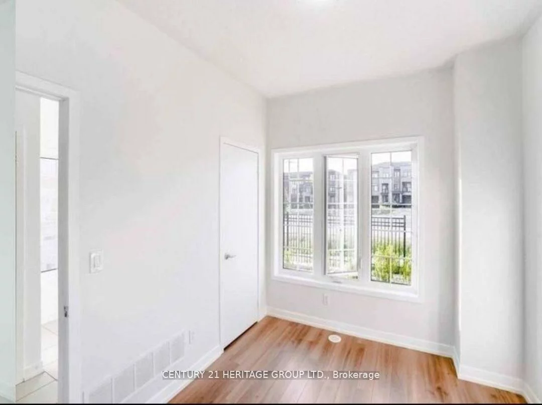 239, Harding Park, Glenway Estates, Newmarket
