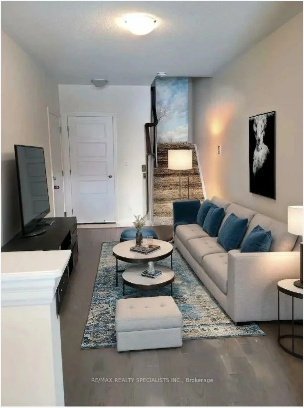 166, Vantage, Woodland Hill, Newmarket